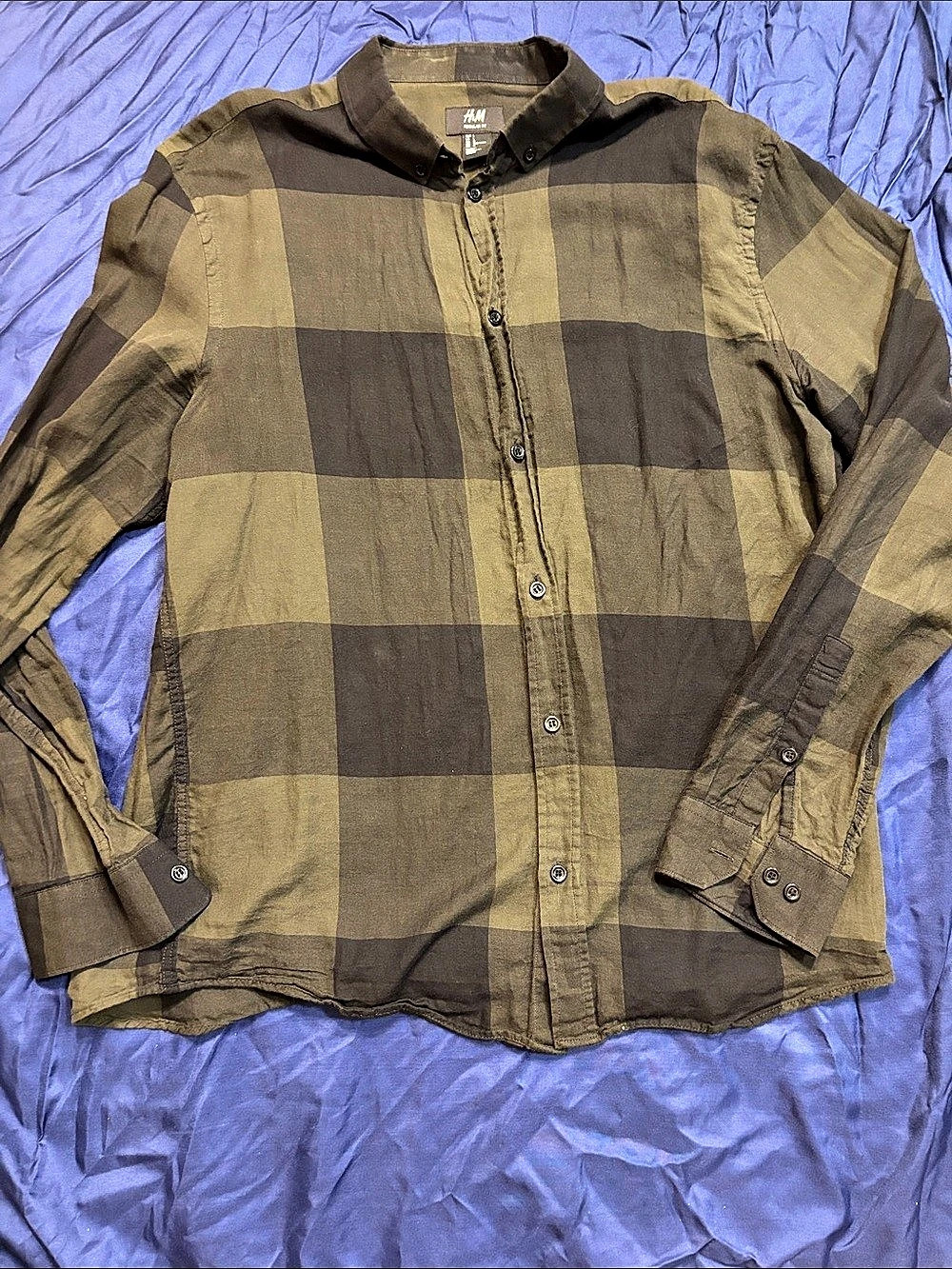 H&Medium Regular Fit Buffalo Plaid Long Sleeve Shirt Medium